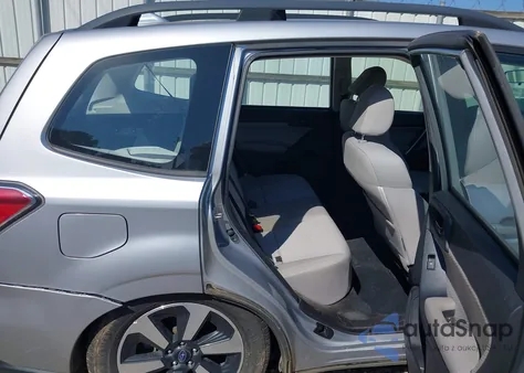 2017 Subaru Forester 2.5I z USA, uszkodzony, nr VIN JF2SJABC4HH506772